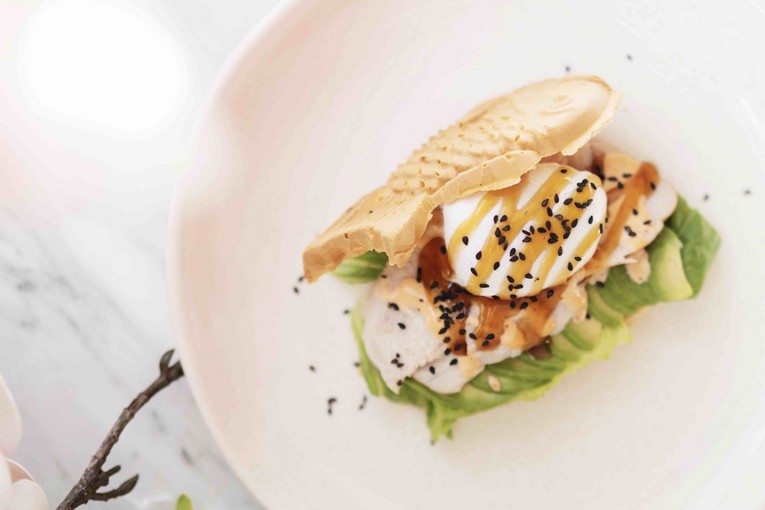 Тайяки-сэндвич с авокадо, яйцом пашот 640р/750р